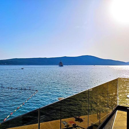 Seafront Apartments Тиват Екстер'єр фото
