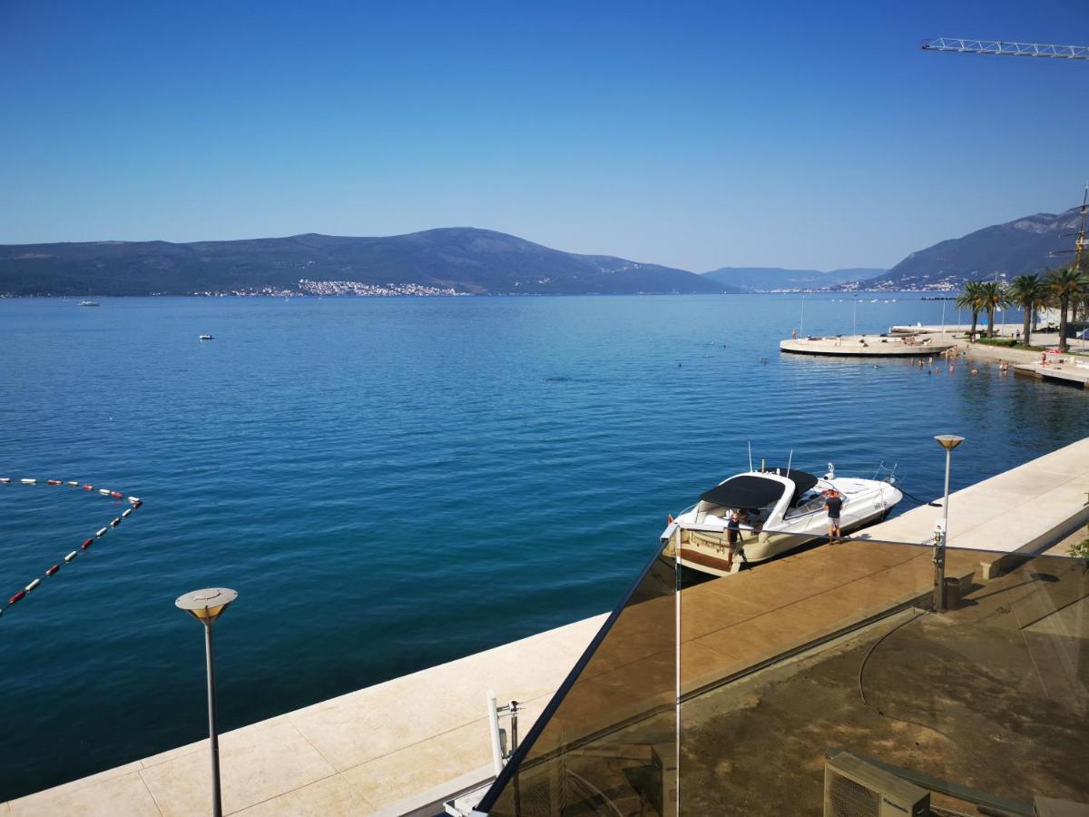 Seafront Apartments Тиват Екстер'єр фото