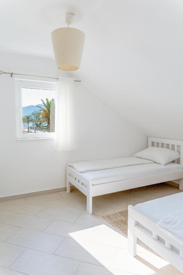 Seafront Apartments Тиват Екстер'єр фото