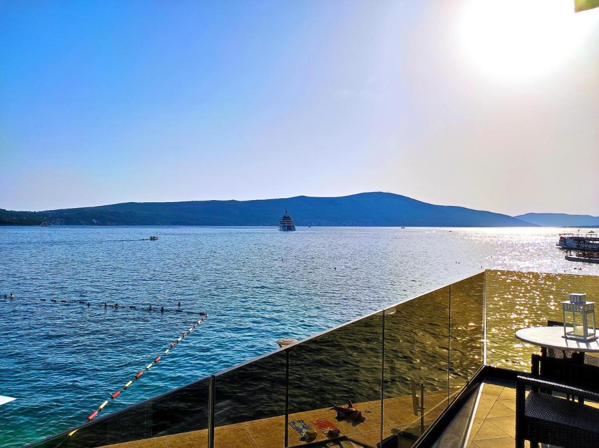 Seafront Apartments Тиват Екстер'єр фото